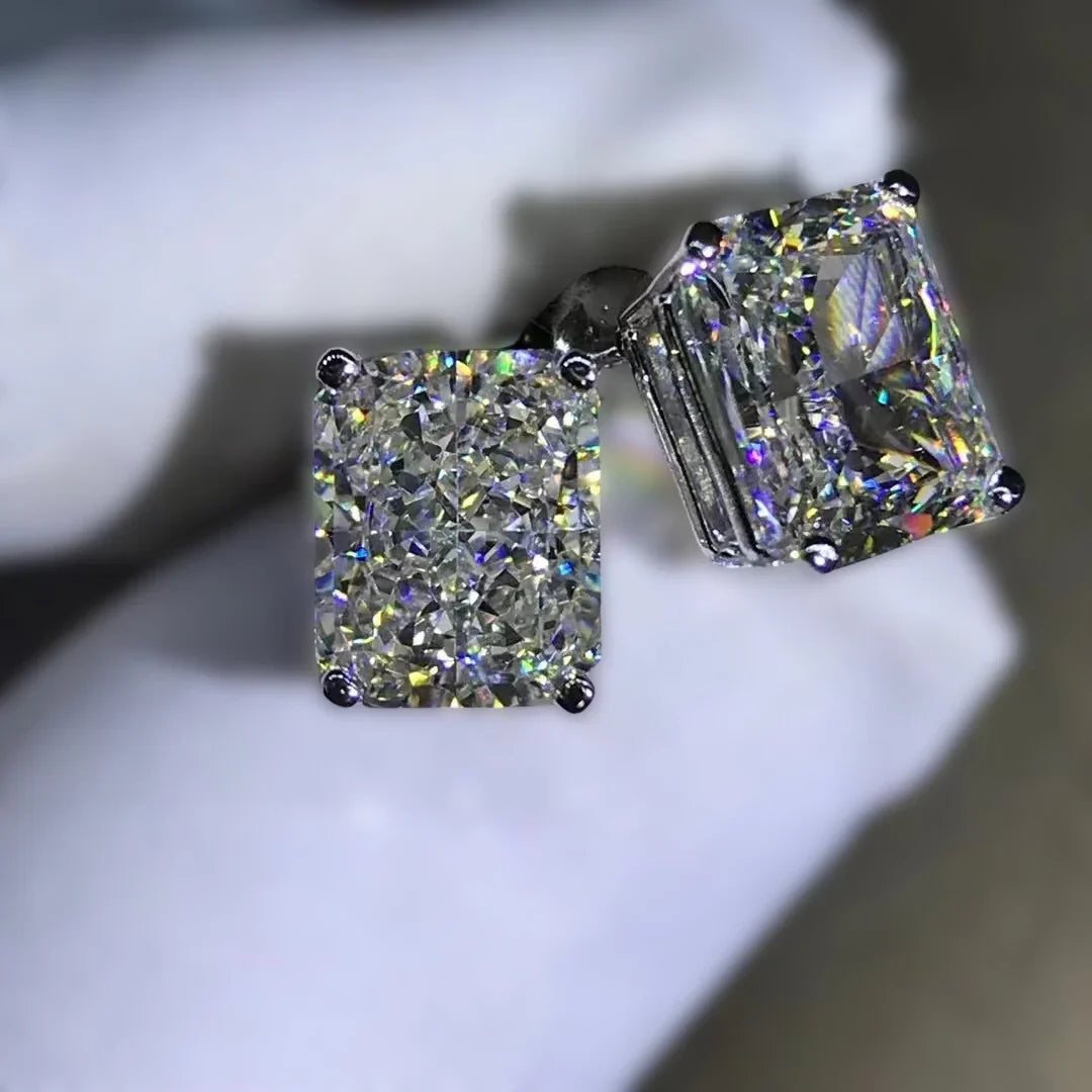 LOOK TWICE moissanite stud earrings